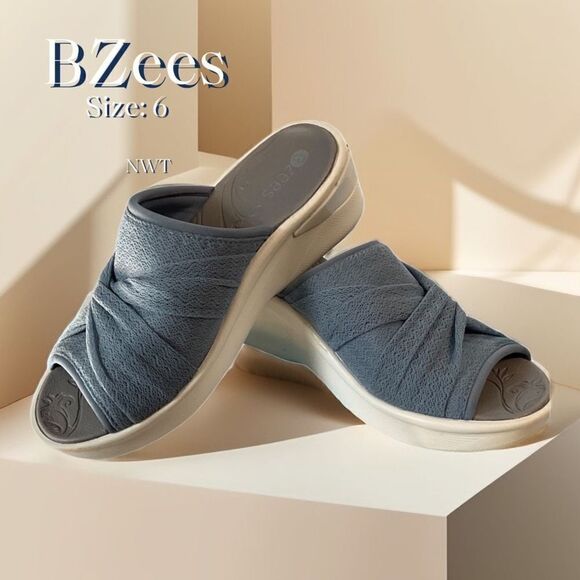 BZees NWT Smile More Slip On Wedge Sandals - Picture 1 of 8